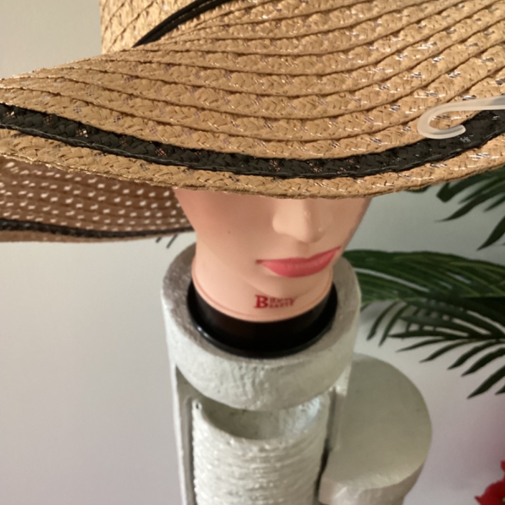 Wide Rim Straw Hat - Picture 6 of 6